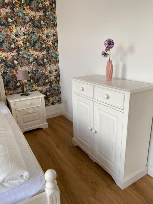 2-Zimmer Zentral In Ferdinandshof, Wlan Modern Esterno foto