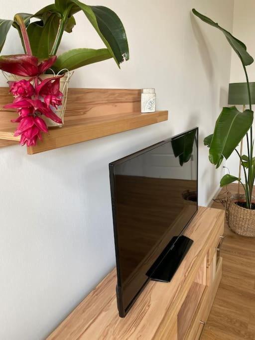 2-Zimmer Zentral In Ferdinandshof, Wlan Modern Esterno foto