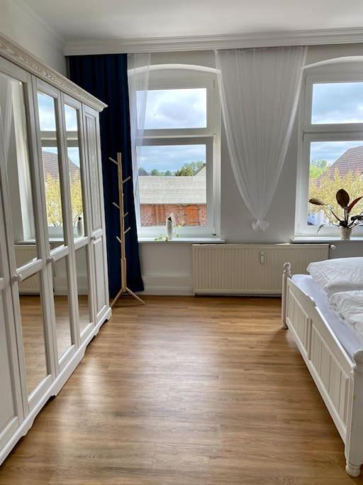 2-Zimmer Zentral In Ferdinandshof, Wlan Modern Esterno foto